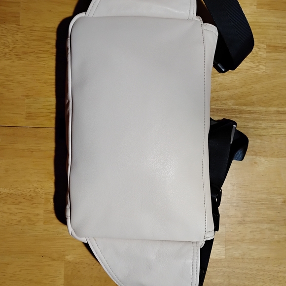 Coach Pacer Crossbody Bag - Picture 2 of 7